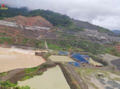 စိုးရိမ်ရေမှတ်မှာရှိနေတဲ့ သူဌေးချောင်းရေးအားလျှပ်စစ် စီမံကိန်းအနီးက ဒေသခံတွေကို အေအေ ကဘေး လွတ်ရာကို ပြောင်းရွေ့ပေးထား