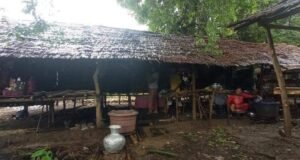 တိုက်ပွဲပြင်းထန်နေဆဲ သံတွဲမြို့မှာ စစ်ဘေးရှောင်တွေရဲ့ စားဝတ်နေရေးတွေ ပိုမိုခက်ခဲမှု ရှိလာနေ