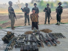 ရက္ခိုင့်တပ်တော် အေအေ စစ်ဦးစီးချုပ်က အလင်းဝင်ဖို့ တိုက်တွန်းပြီးနောက် ရခိုင်က စစ်ကောင်စီတပ်ဖွဲ့ဝင် ၁၀၀ ကျော် အလင်းဝင်