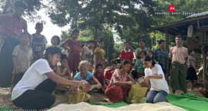 မင်းပြားကရေဘေးဒဏ်ခံခဲ့ရတဲ့ ကျေးရွာ ၁၃ ရွာကို ရခိုင်လူမှုအဖွဲ့အစည်းတွေစုပေါင်းကာ စားနပ်ရိက္ခာနဲ့ ထောက်ပံ့ပစ္စည်းတွေ လှူဒါန်း