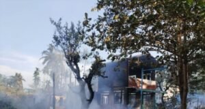 တောင်ကုတ် စကခ -၅ ထဲမှာ နှစ်ဖက်တိုက်ပွဲပြင်းထန်နေပြီး စစ်ကောင်စီလေကြောင်းတိုက်ခိုက်မှုကြောင့် မြို့တွင်းနေအိမ်တွေ မီးလောင်ပျက်စီးမှုရှိနေ