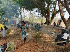 ကျောက်ဖြူက စစ်ဘေးရှောင်ပြည်သူတွေ ဒေသတွင်း ကူညီထောက်ပံ့မှုတွေနည်းတာကြောင့် အမိုးအကာမဲ့ တာပေါ်လင်စခင်းပြီး အိပ်နေကြရ