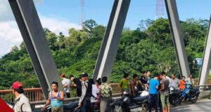 နဝဒေးတံတားဂိတ်မှာ ဖမ်းခံရတဲ့ တောင်ကုတ်ဒေသခံတွေကို ငွေမပေးရင် စစ်မှုထမ်းသင်တန်းကို ပို့မယ်လို့ စစ်ကောင်စီအရာရှိတွေ ခြိမ်းခြောက်နေ