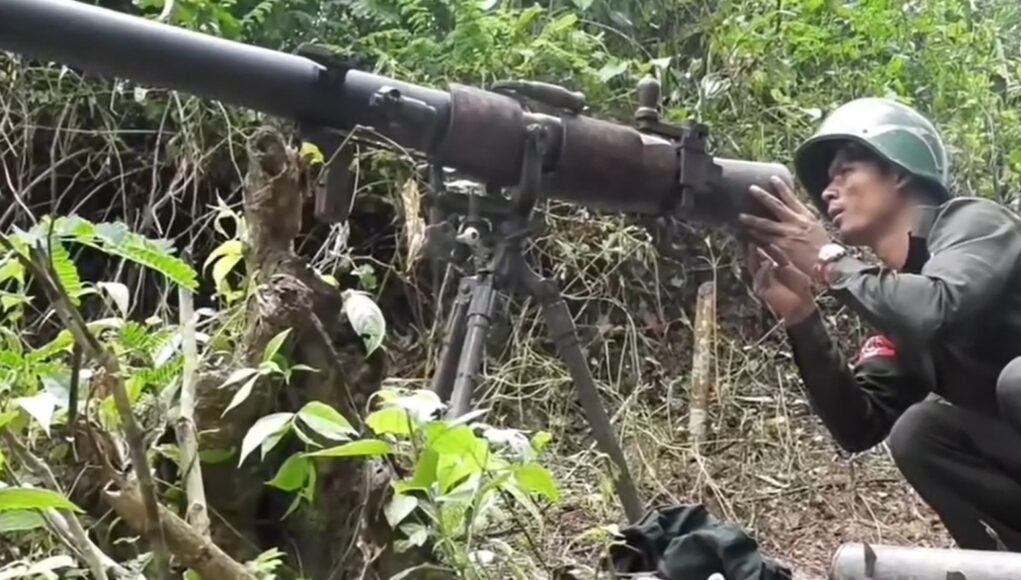 အာရက္ခတပ်တော် နဲ့ ပူးပေါင်းတပ်တွေထိုးစစ်ဆင်တိုက်ခိုက်နေတဲ့ အမတ ၃၄၄ အနီးတိုက်ပွဲမှာ စစ်ကော်မရှင်ဘက်က ထိခိုက်မှုများနေ