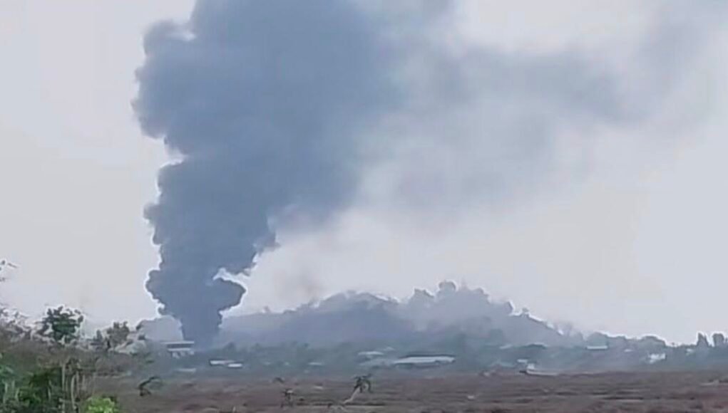 ဂျက်တိုက်လေယာဥ်အုပ်စုလိုက် နဲ့ ရခိုင်က ပုဏ္ဏားကျွန်း ၊မြောက်ဦးကို စကမ က ဗုံးကြဲနေ